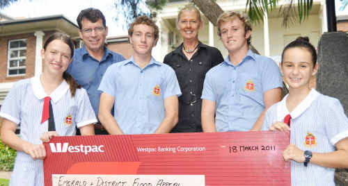 Ruby Daunt, Bryce Hodda, Tyron Currie, Jamie Saunders and directors of boarding Stewart Norford and Dorothy Skilling with the $10,000 cheque to be presented next week. Ruby Daunt, Bryce Hodda, Tyron Currie, Jamie Saunders and directors of boarding Stewart Norford and Dorothy Skilling with the $10,000 cheque to be presented next week.